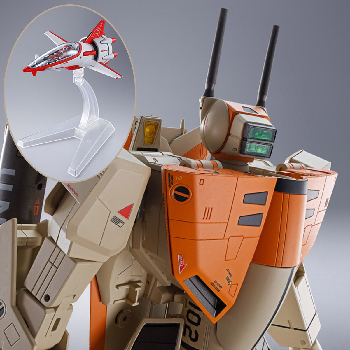 DX Chogokin VF-1D Valkyrie & Fun Racer