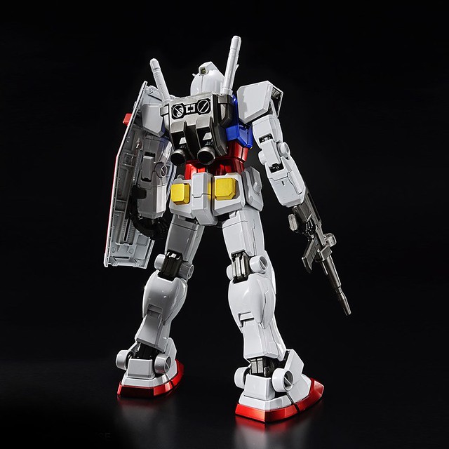 PG 1/60 Gundam Base Limited RX-78-2 Gundam [Titanium Finish]