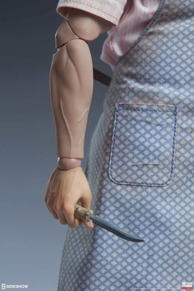 Don't Open That Door: Leatherface Deluxe Sixth Scale Figure