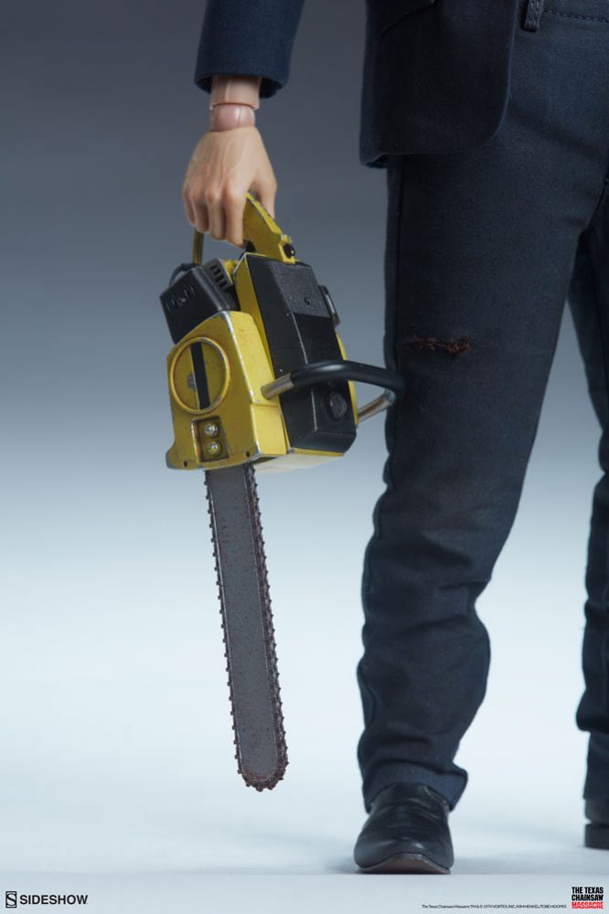 Don't Open That Door: Leatherface Deluxe Sixth Scale Figure