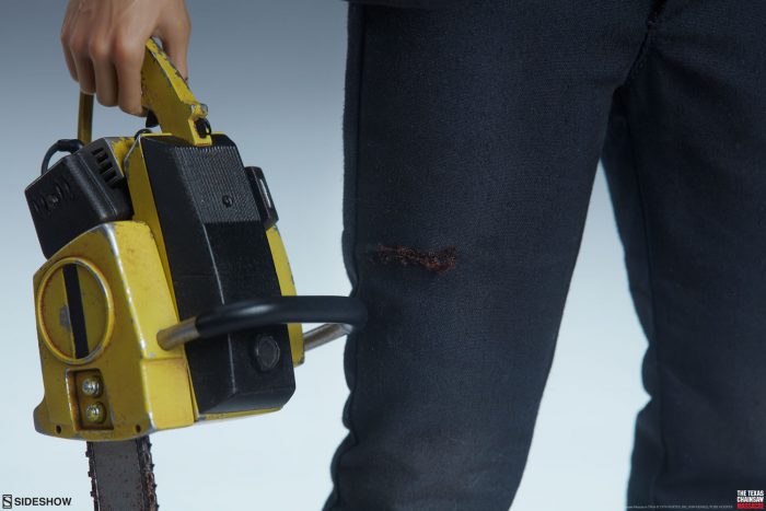 Don't Open That Door: Leatherface Deluxe Sixth Scale Figure