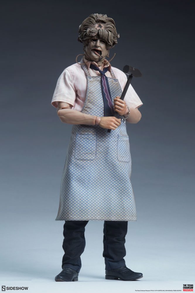 Don't Open That Door: Leatherface Deluxe Sixth Scale Figure