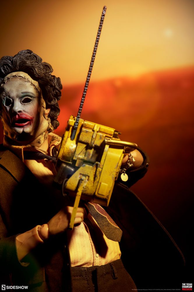 Don't Open That Door: Leatherface Deluxe Sixth Scale Figure