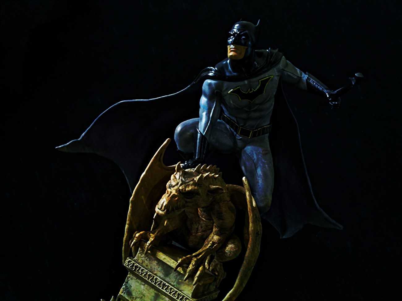1/10 Batman Statue