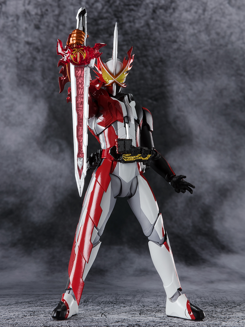 SHFiguarts Kamen Rider Saber Brave Dragon