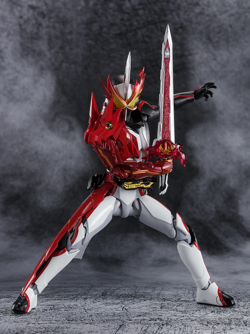 SHFiguarts Kamen Rider Saber Brave Dragon