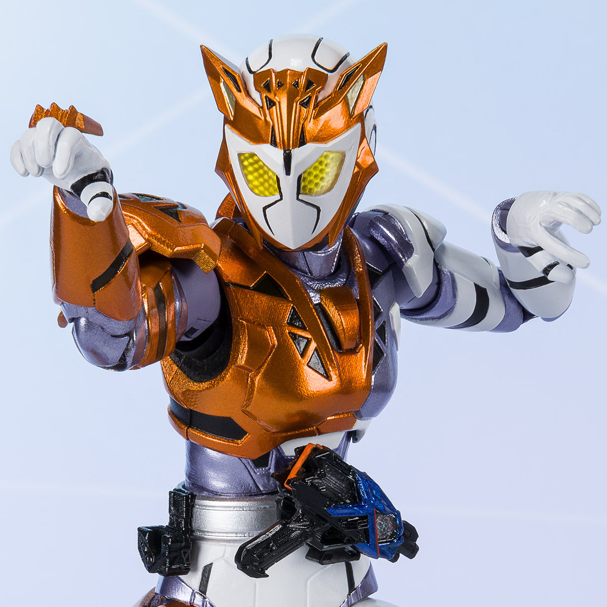 SHFiguarts Kamen Rider Valkyrie Lashing Cheetah