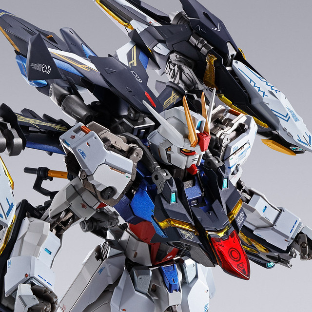 METAL BUILD Lightning striker