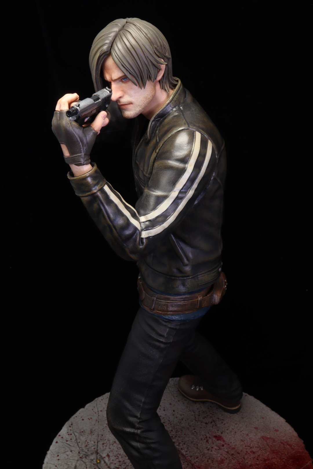 ARTFX Leon (Resident Evil)