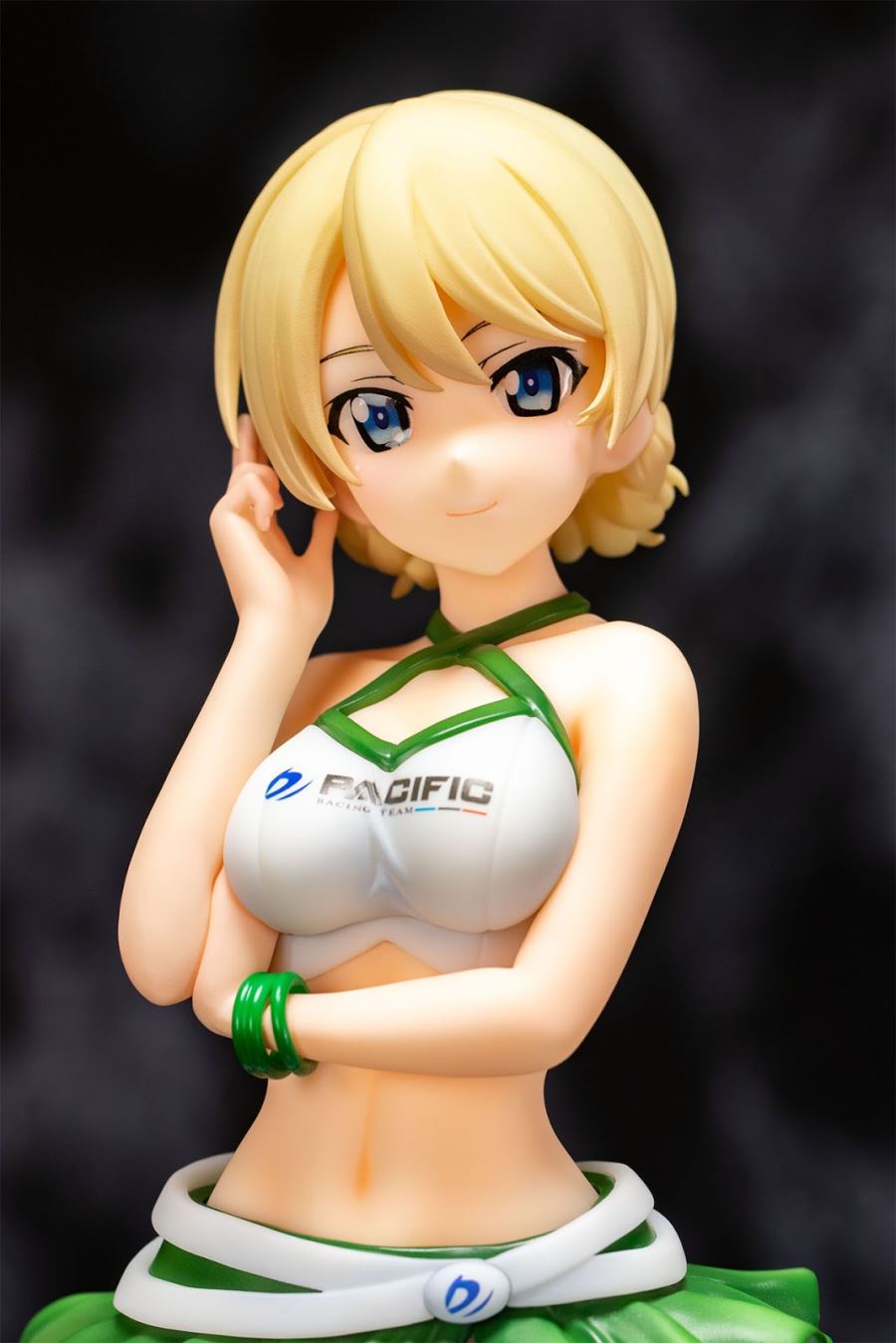 Girls und Panzer x PACIFIC - Darjeeling -Race Queen ver.- Resized Edition 1/5 