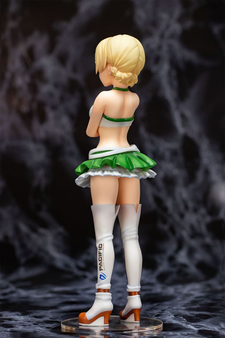 Girls und Panzer x PACIFIC - Darjeeling -Race Queen ver.- Resized Edition 1/5 