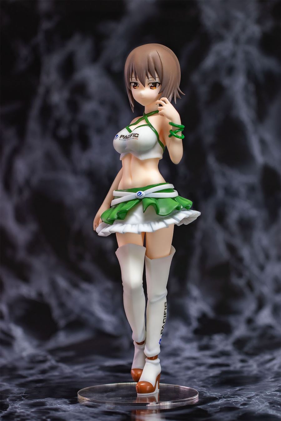 Girls und Panzer x PACIFIC - Maho Nishizumi -Race Queen ver.- Resized Edition 1/5
