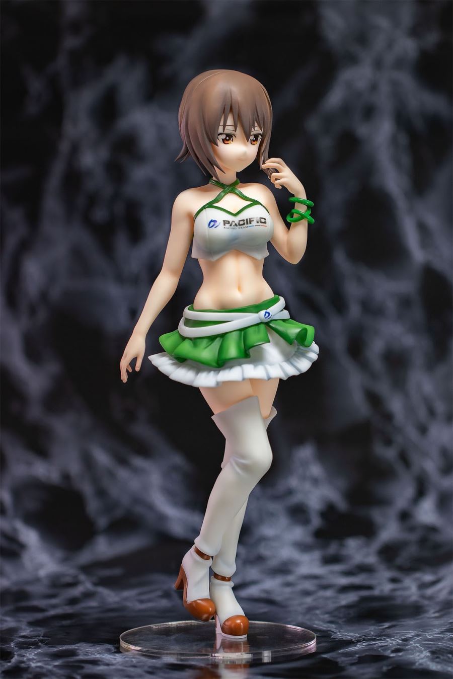 Girls und Panzer x PACIFIC - Maho Nishizumi -Race Queen ver.- Resized Edition 1/5
