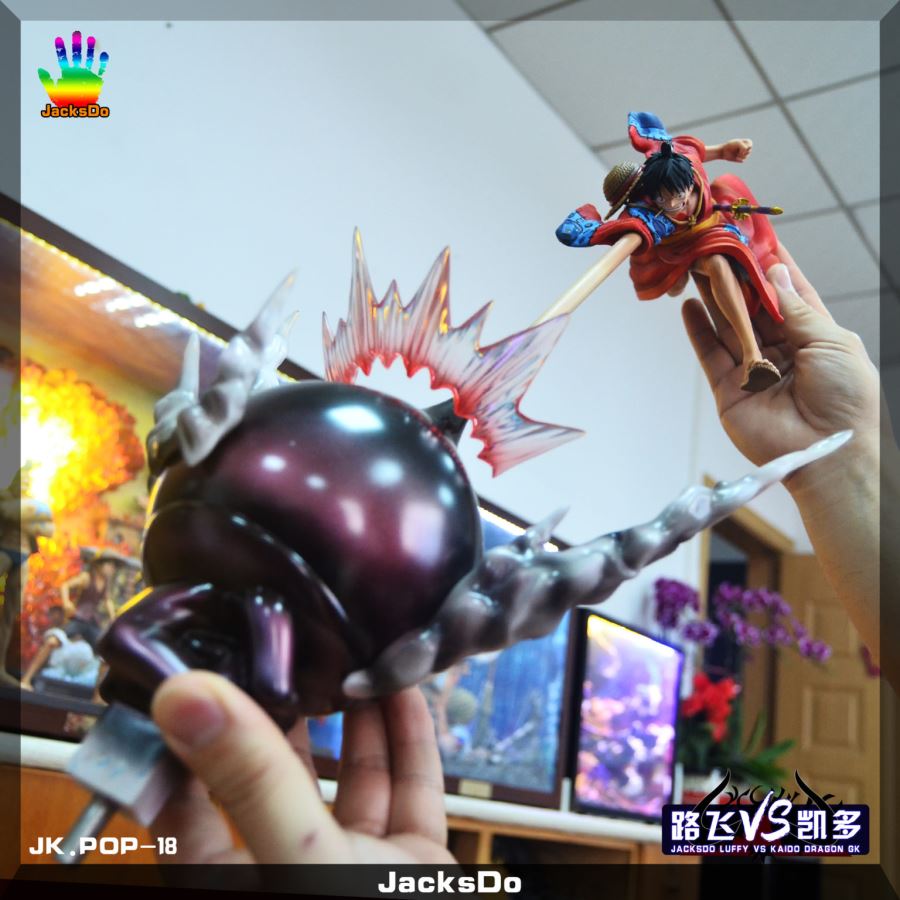 Luffy Punching Beast Mode Kaido