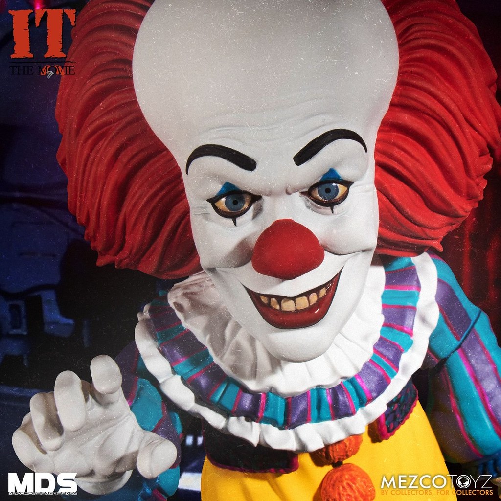 MEZCO DESIGNER SERIES IT (1990): Pennywise Deluxe Version