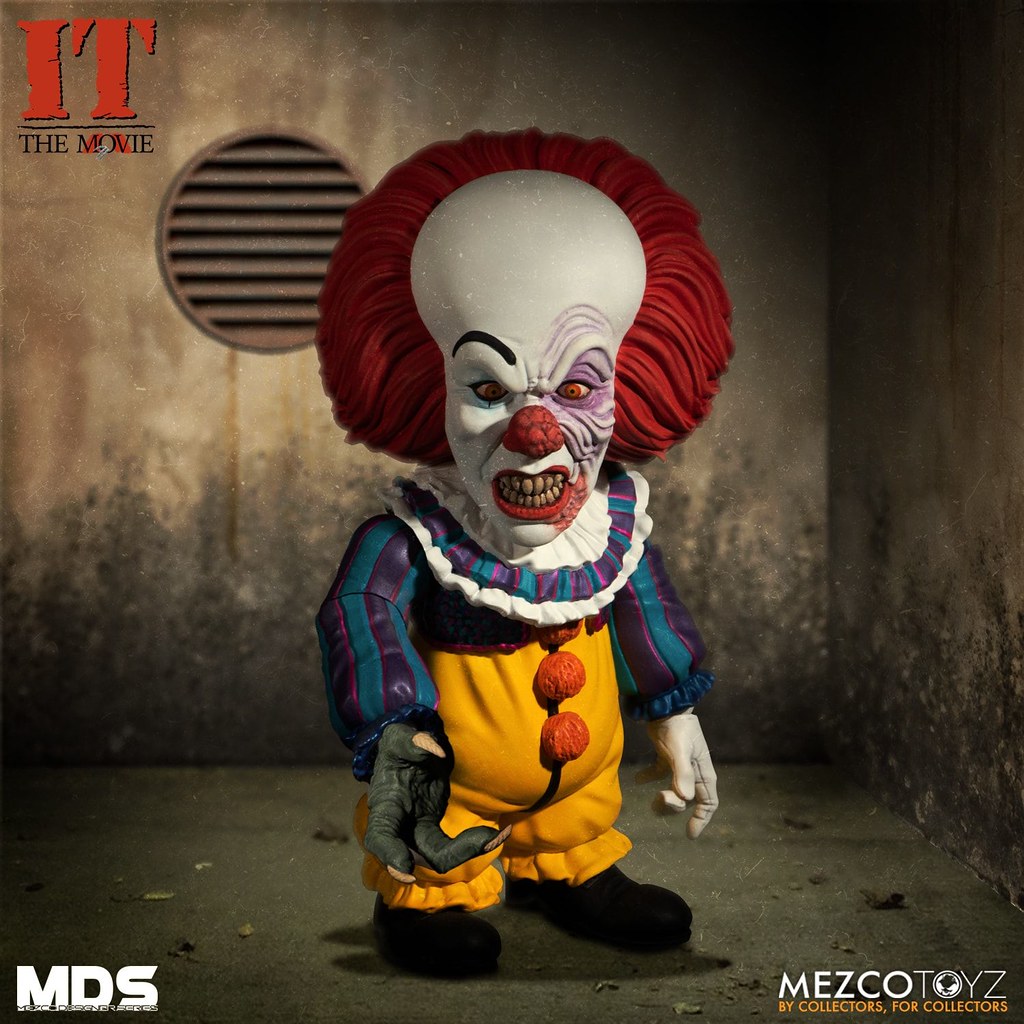 MEZCO DESIGNER SERIES IT (1990): Pennywise Deluxe Version