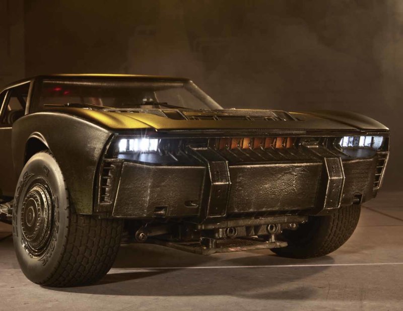 Mattel Creations The BATMAN™ The Ultimate Batmobile 1/10