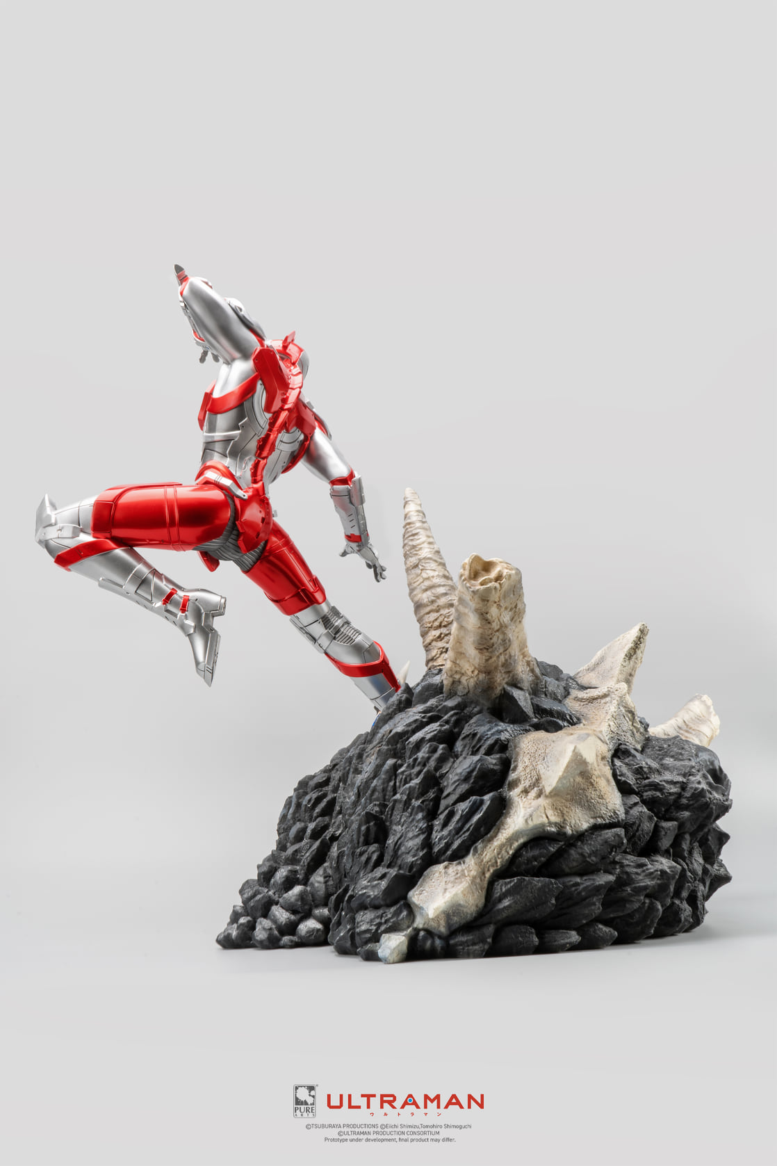 Ultraman VS Black King 1/4 Statue