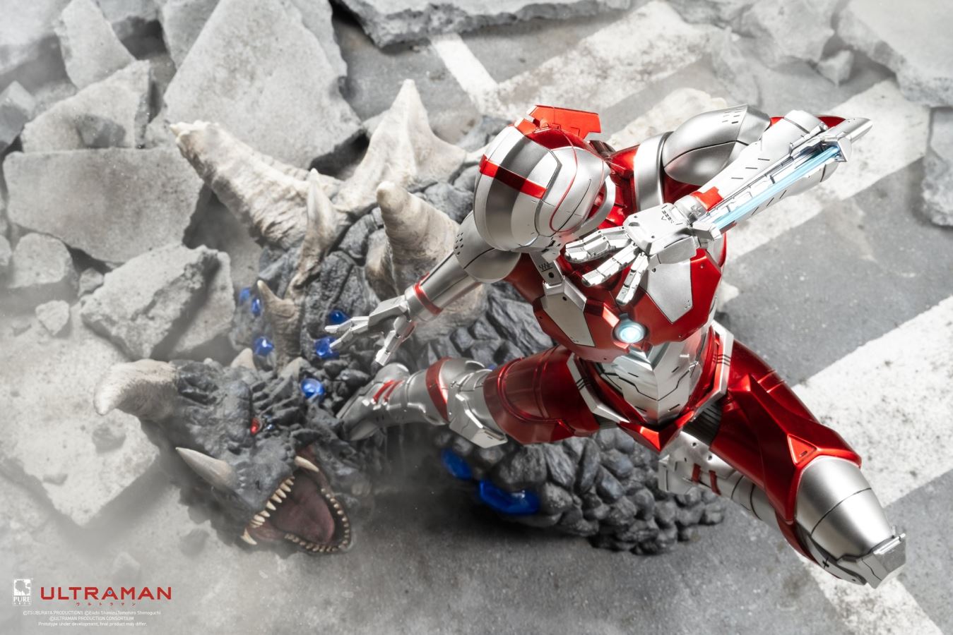 Ultraman VS Black King 1/4 Statue