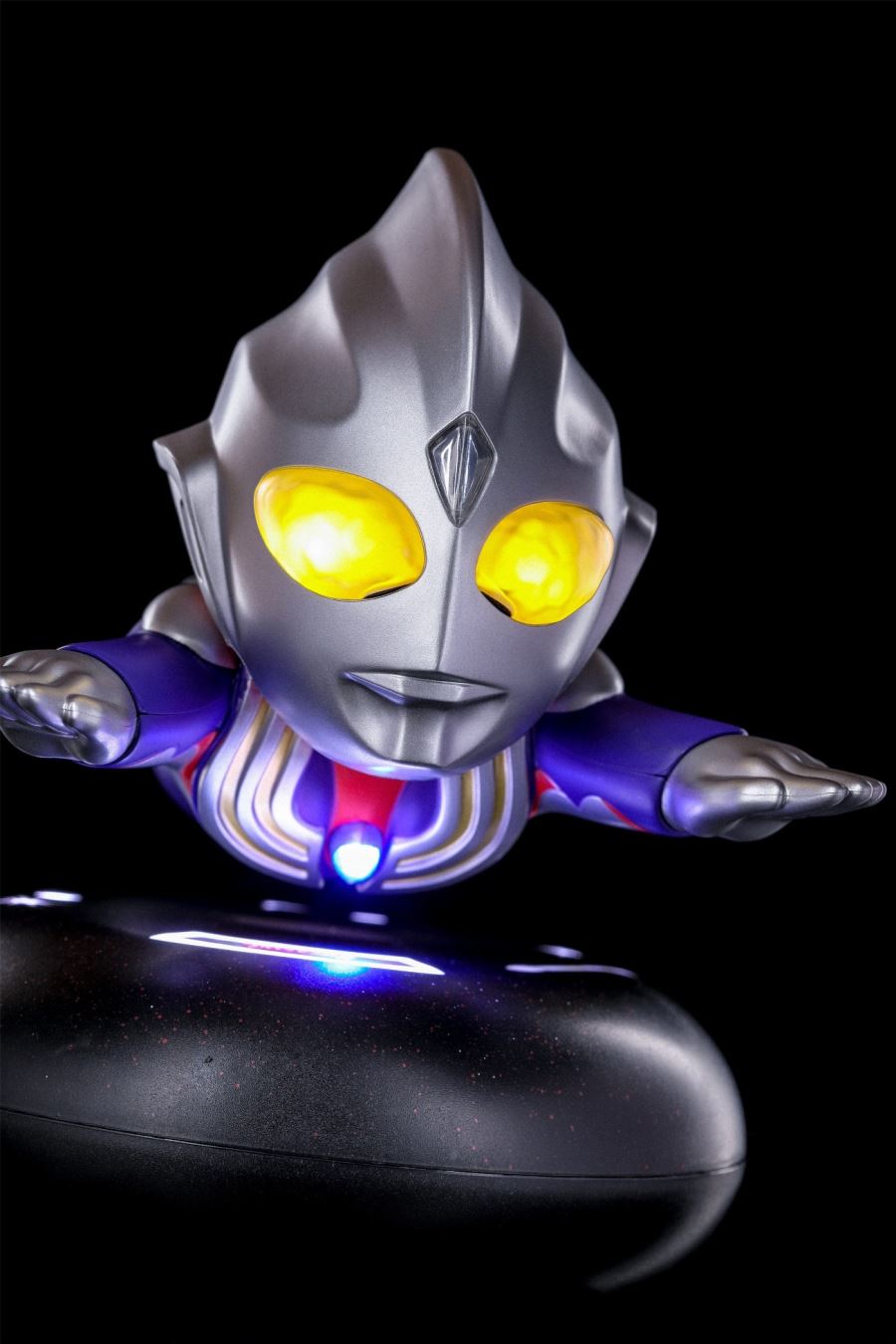 Q version of the floating Ultraman