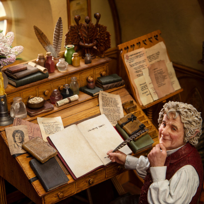  BILBO BAGGINS™ IN BAG END 1/6 scale statue-Limited Edition