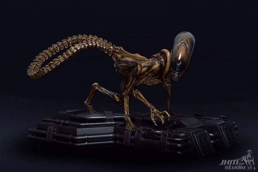 Dog Alien 1/4