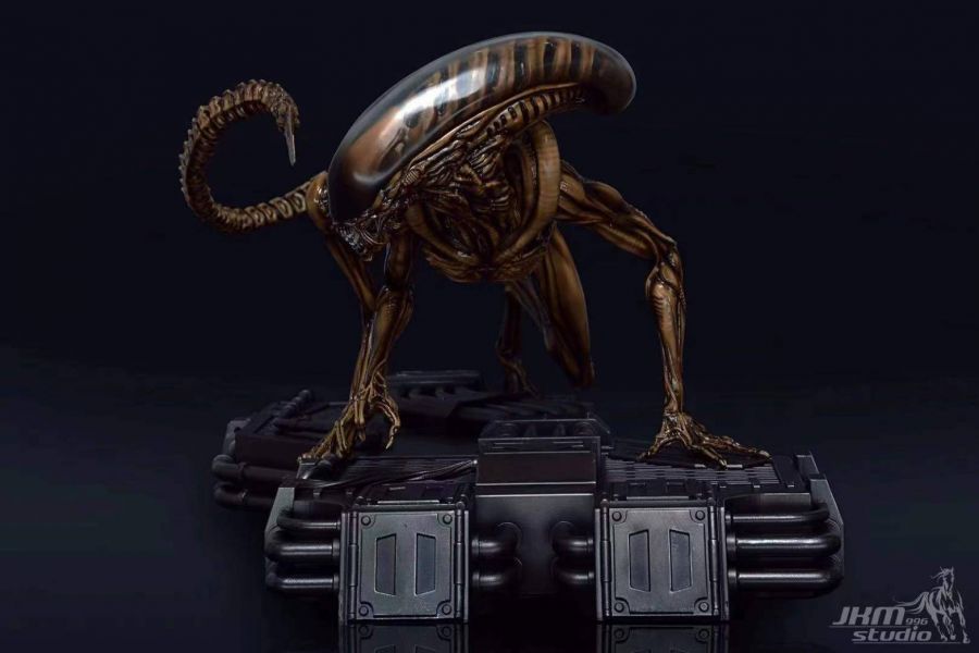 Dog Alien 1/4