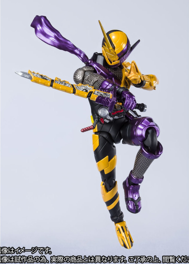 SHFiguarts Kamen Rider Build Ninnin Comic Form