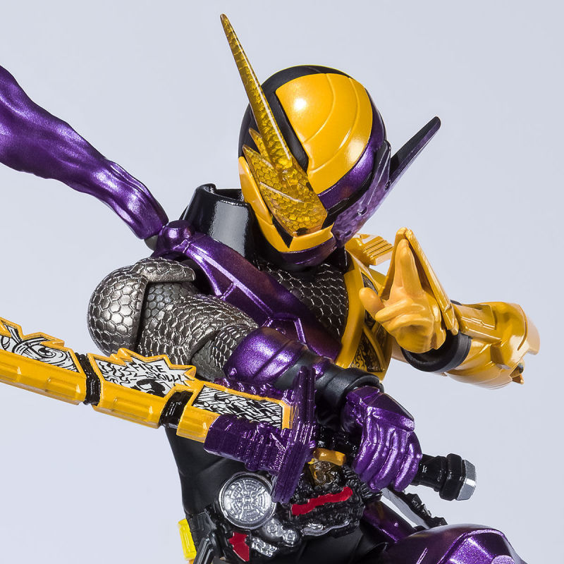 SHFiguarts Kamen Rider Build Ninnin Comic Form
