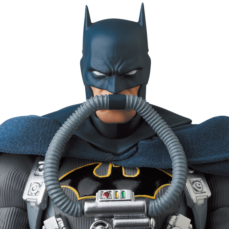 Mafex No.166 MAFEX STEALTH JUMPER BATMAN: HUSH Ver