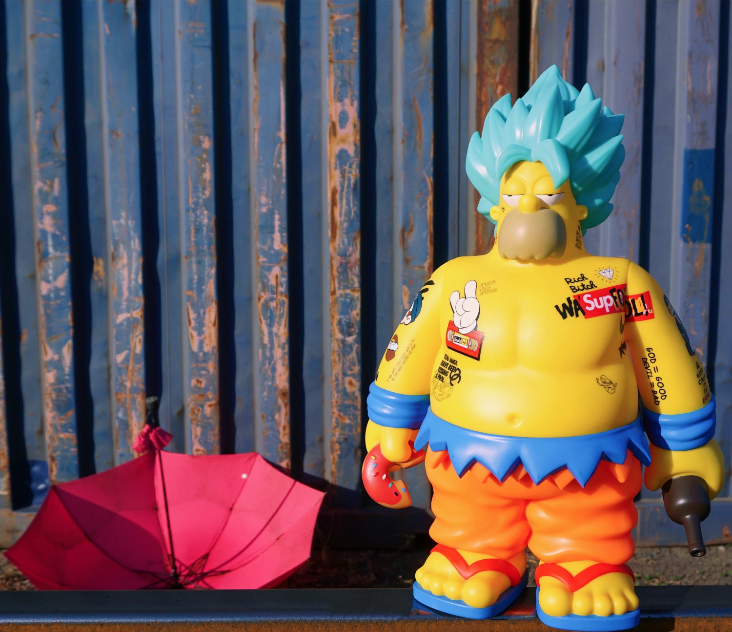 YELLOWFOOL trendy figure