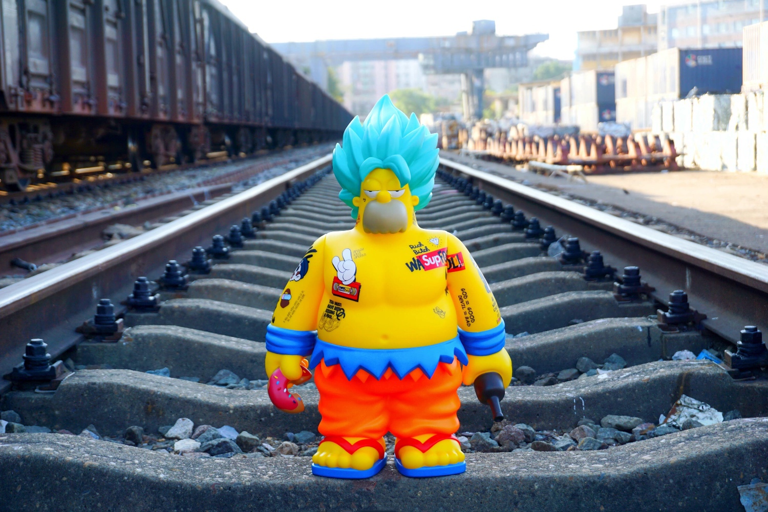YELLOWFOOL trendy figure