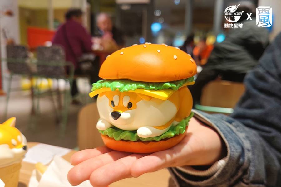 Achai Wolfberry Series 4 - Supreme Fast Food: Burgers, Chicken Nuggets, Ice Cream