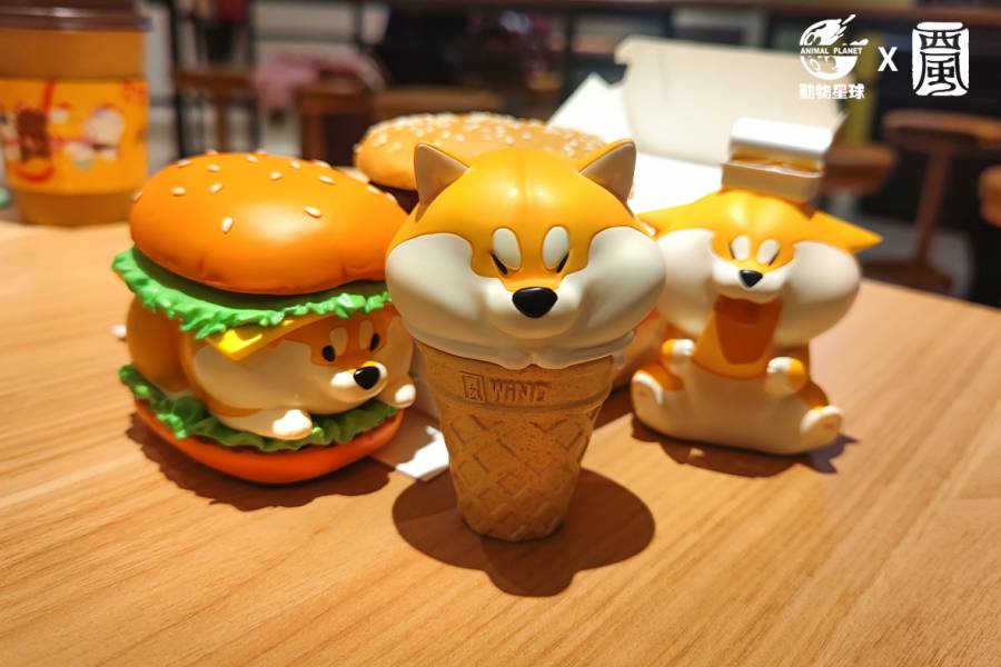 Achai Wolfberry Series 4 - Supreme Fast Food: Burgers, Chicken Nuggets, Ice Cream