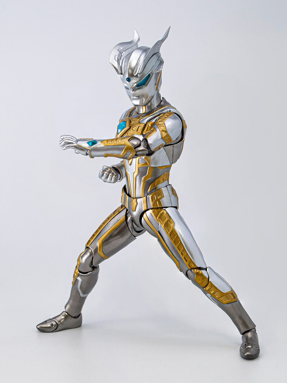 SHFiguarts Ultimate Shining Ultraman Zero