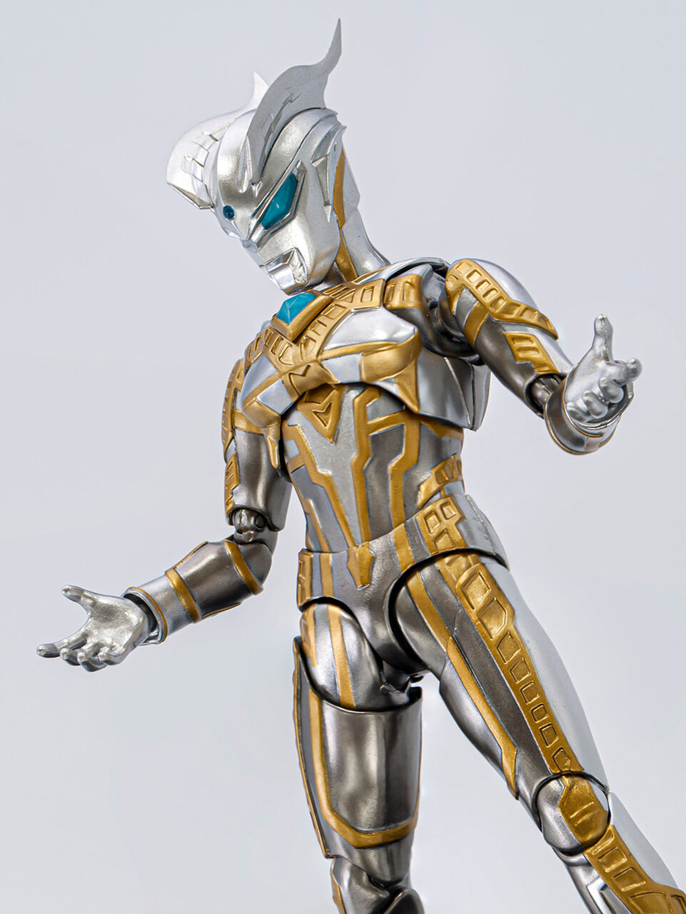 SHFiguarts Ultimate Shining Ultraman Zero