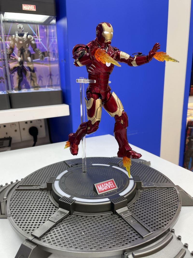 7 inch Iron Man display platform (without doll)