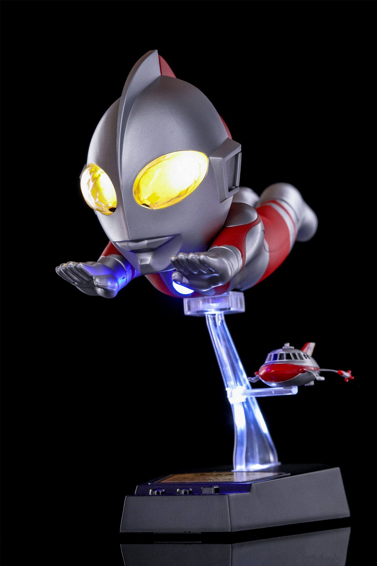 Q version of the floating Ultraman