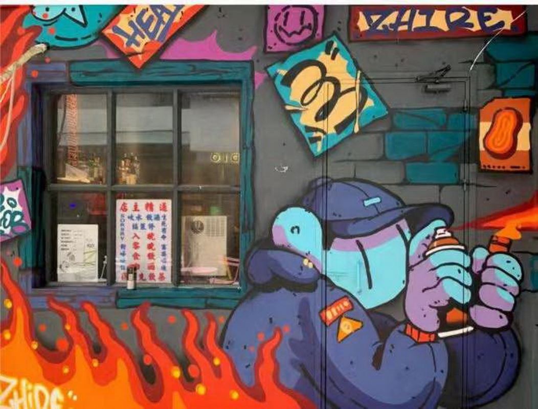 He B shoots his own face with spray paint trendy doll
