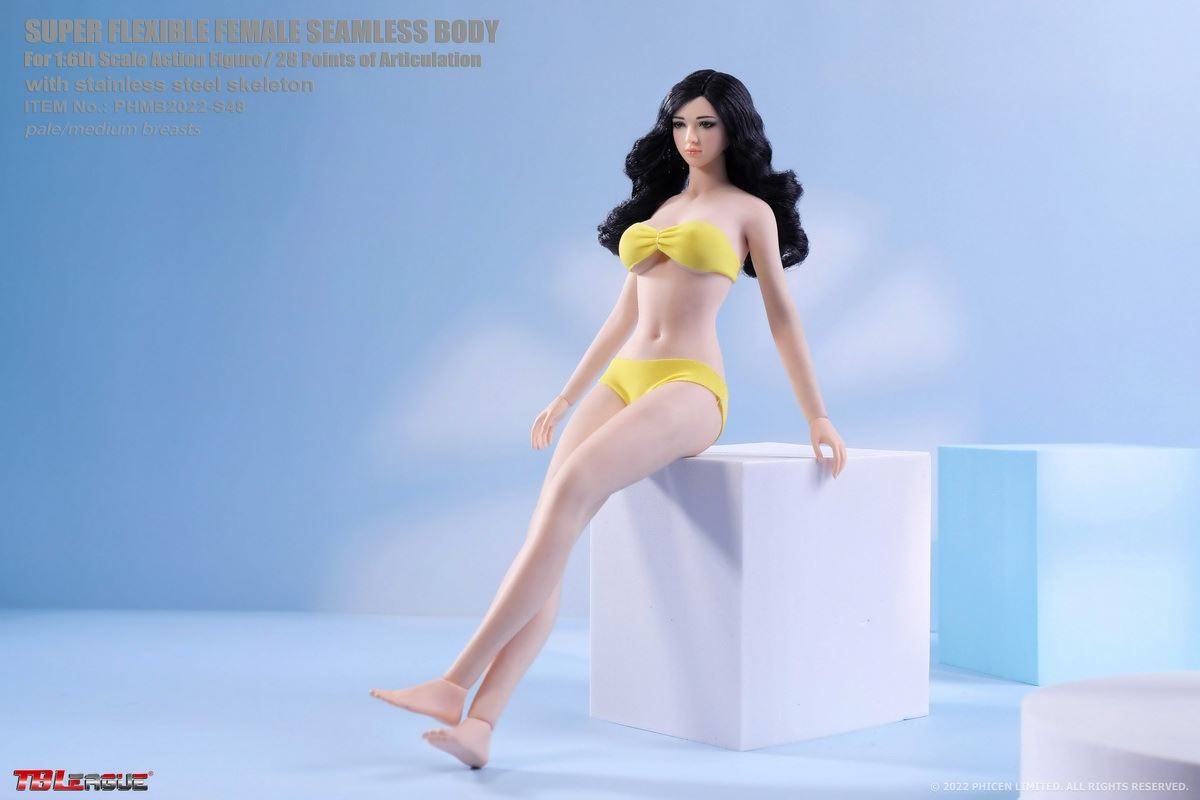 Female body with middle chest and feet 1/6