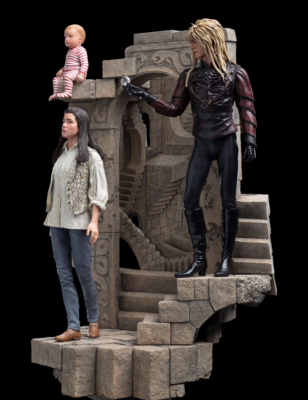 JARETH AND SARAH IN THE ILLUSIONARY MAZE 1/6