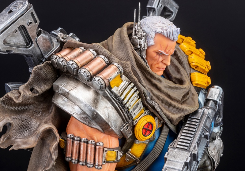 Cable FINE ART STATUE Signature Series Feat. Kucharek Brothers