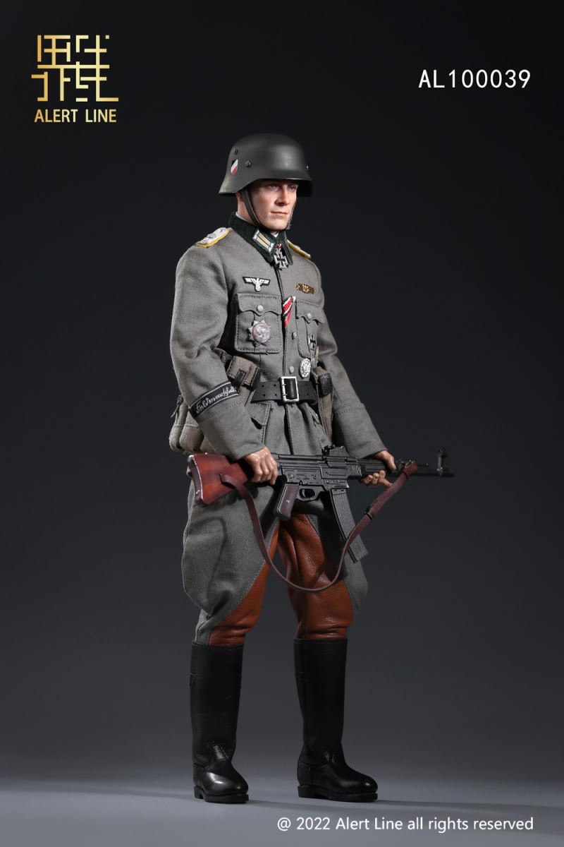 WWII German Cavalry Officer 1/6