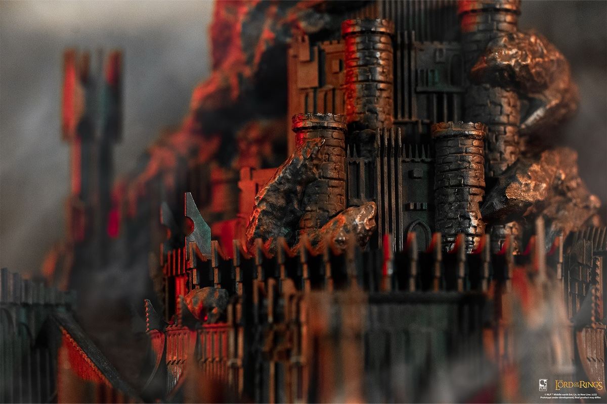 Lord of the Rings - Dark Lord Sauron/Sauron Helmet/Crown Statue 