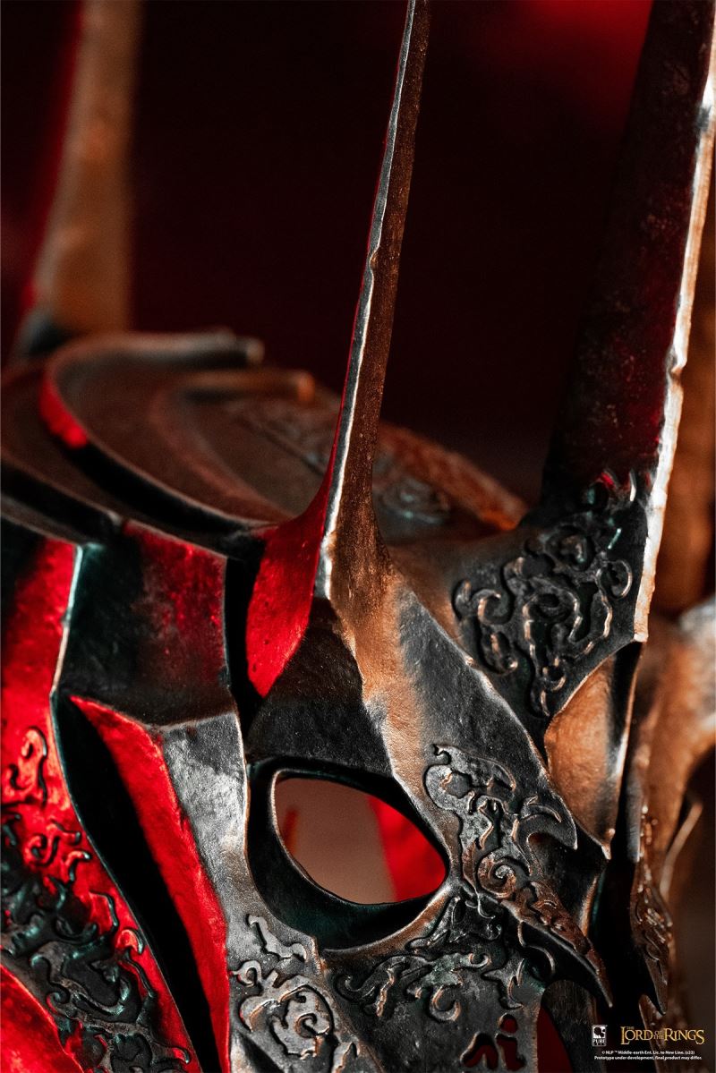 Lord of the Rings - Dark Lord Sauron/Sauron Helmet/Crown Statue 