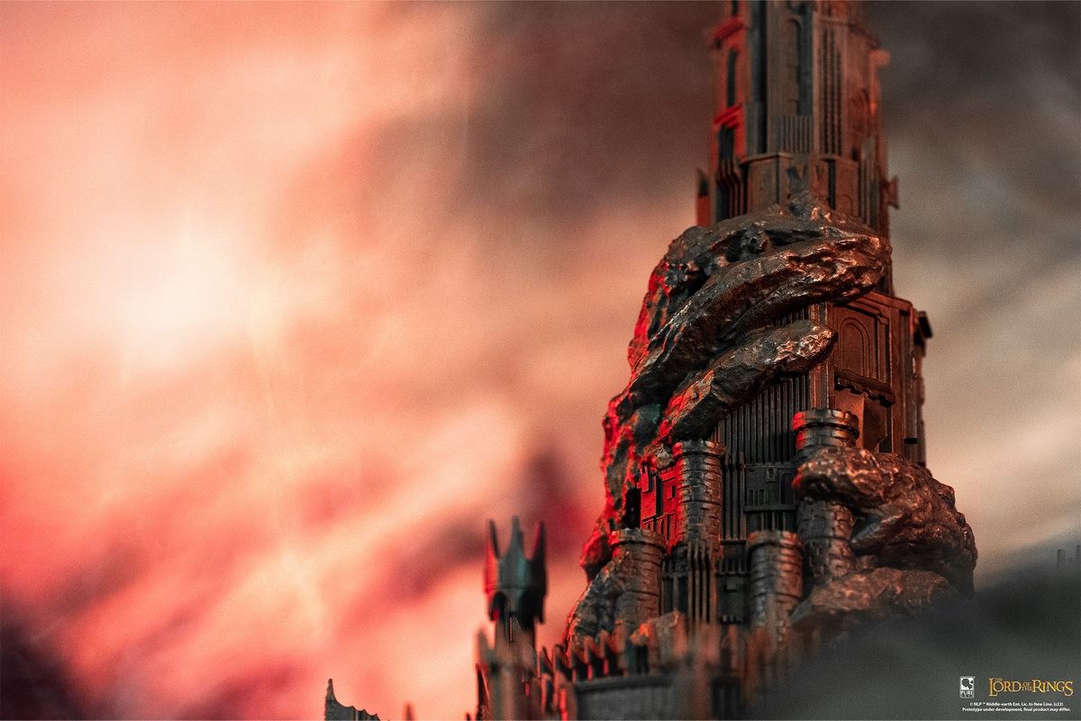Lord of the Rings - Dark Lord Sauron/Sauron Helmet/Crown Statue 