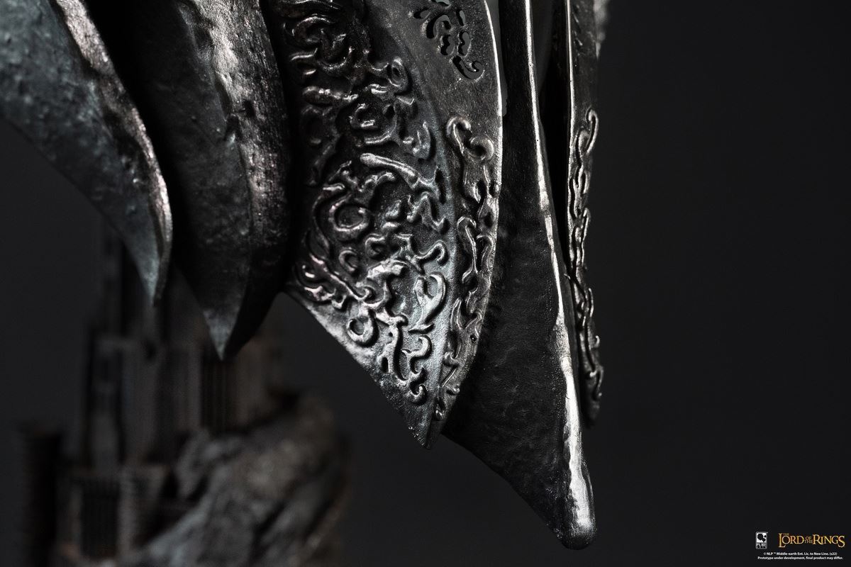 Lord of the Rings - Dark Lord Sauron/Sauron Helmet/Crown Statue 