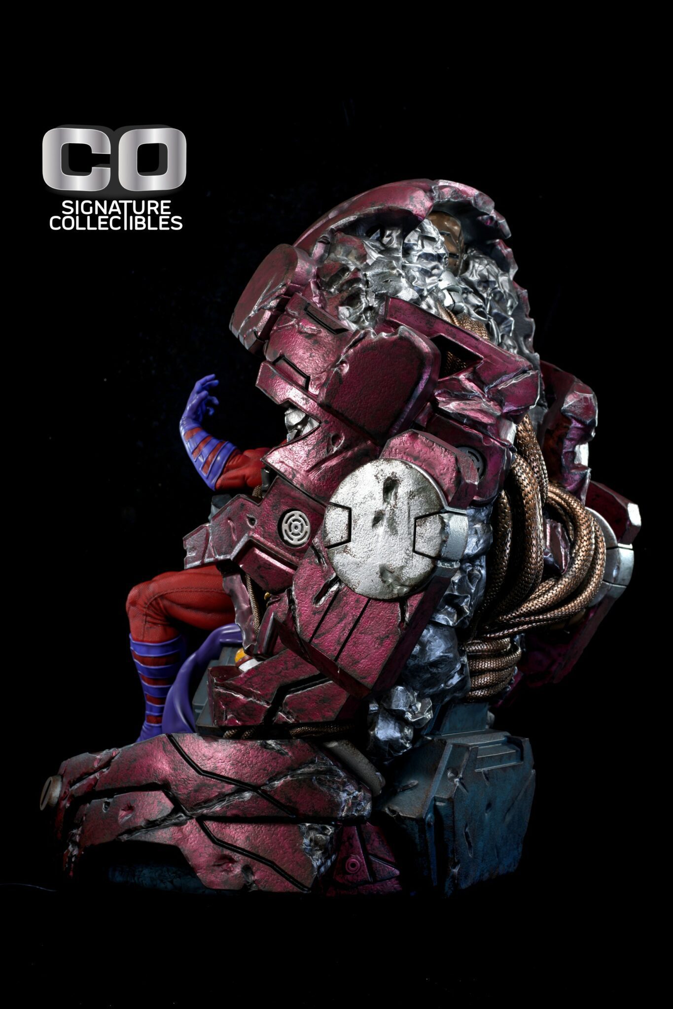 Magneto on Thron