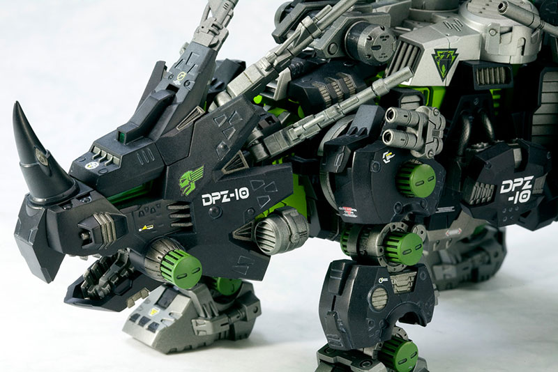 HMM ZOIDS 1/72 DPZ-10 Dark Horn