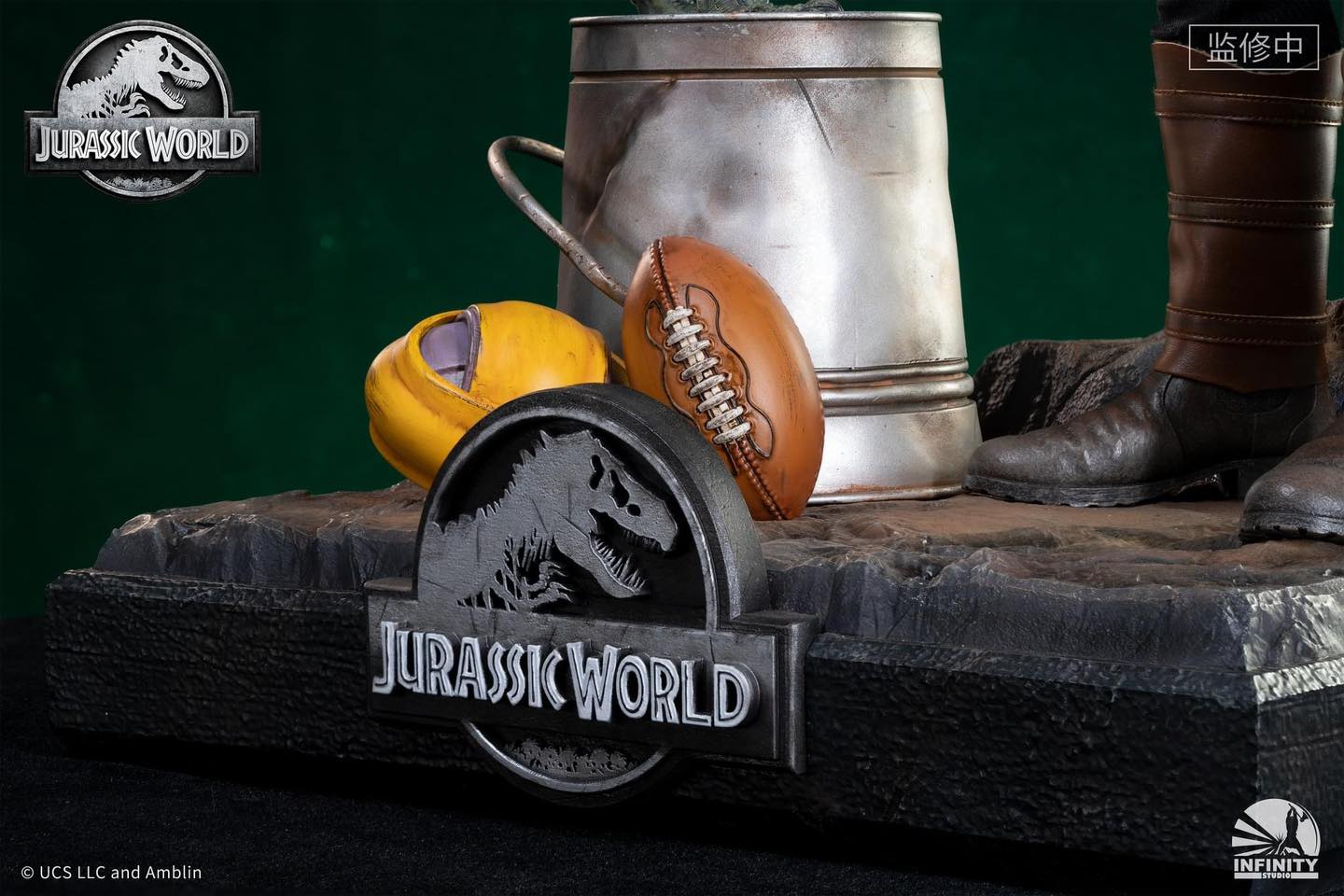 Jurassic World: Fallen Kingdom - Owen & Blue 1/4